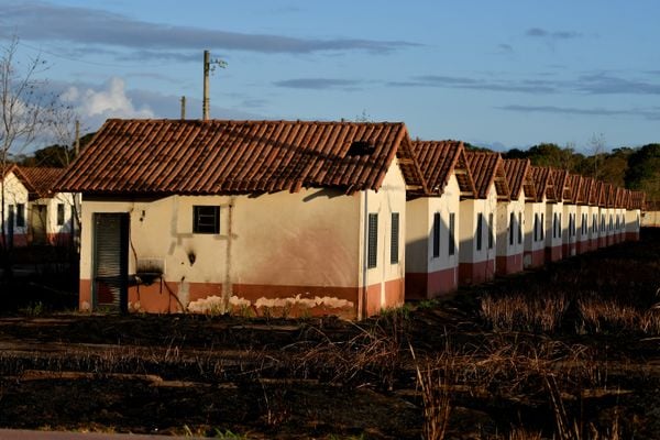 Casas do condomínio Mata do Cacau do programa Minha Casa Minha Vida em Linhares por Fernando Madeira