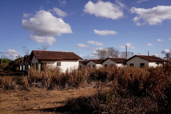Casas do condomínio Mata do Cacau do programa Minha Casa Minha Vida em Linhares por Fernando Madeira