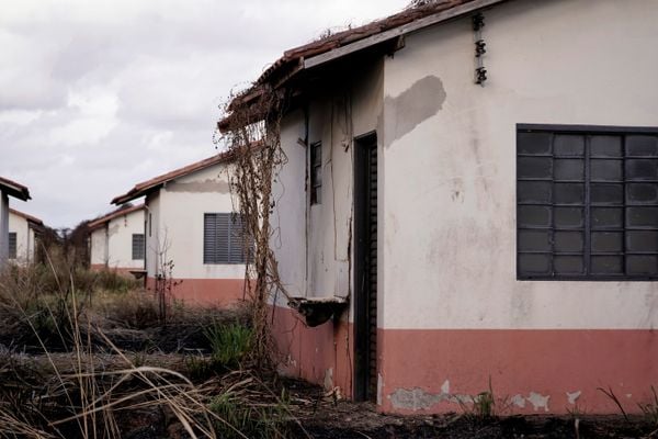 Casas do condomínio Mata do Cacau do programa Minha Casa Minha Vida em Linhares por Fernando Madeira