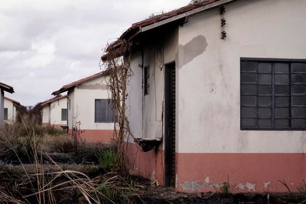 Casas do condomínio Mata do Cacau do programa Minha Casa Minha Vida em Linhares por Fernando Madeira