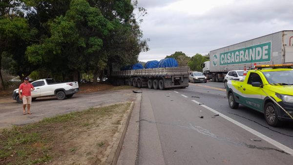  Acidente na BR 101 em Guaraná, Aracruz, nesta quarta-feira (5)