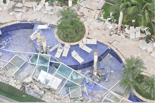 Desabamento área lazer Residencial Gran Parc ocorrida em 19 de julho de 2016  por Divulgação/leitor