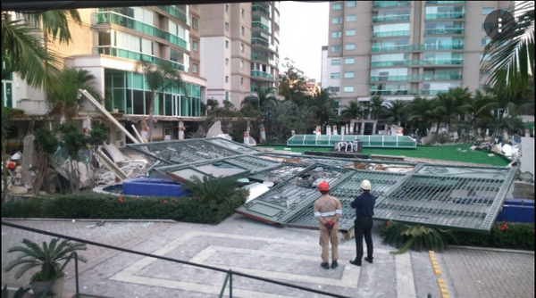 Desabamento área lazer Residencial Gran Parc ocorrida em 19 de julho de 2016  por Divulgação/leitor