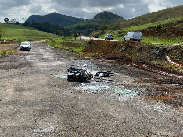 O acidente ocorreu após um ônibus da empresa Gontijo tombar na BR 101, em Anchieta por Matheus Passos