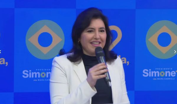 Simone Tebet anuncia apoio a Lula no 2º turno