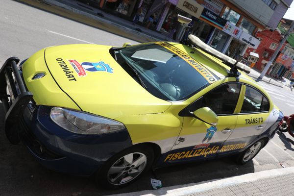 Carro da Guarda Municipal de Cariacica monitora o trânsito e identifica irregularidades por Claudio Postay