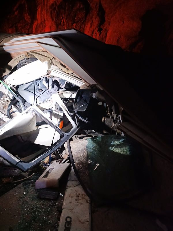 O acidente foi uma colisão envolvendo um automóvel e um caminhão na BR 262, em Ibatiba por Divulgação \ Corpo de Bombeiros