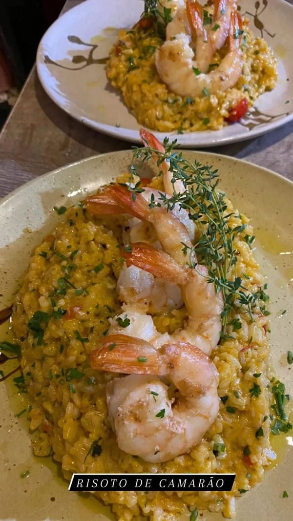 Risoto de Camarão servido no Flor de Alecrim. Valor: R$ 75 por Festival do Camarão de Conceição da Barra