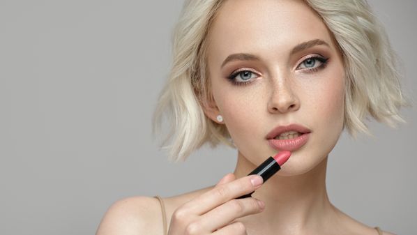 De novas maquiagens a cremes e protetores faciais, HZ reúne as novidades de beleza que são destaque neste mês