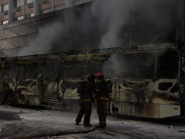 Ônibus incendiado no Centro de Vitória .Foto: Fernando Madeira  por Fernando Madeira