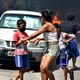 Bandidos colocam fogo em ônibus na Praia do Suá, Vitória. Foto: Carlos Alberto Silva