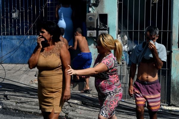 Criminosos incendiaram um ônibus no bairro Consolação. Foto: Fernando Madeira por Fernando Madeira