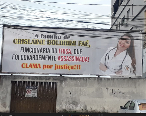 Pedido por justiça em outdoor em Teixeira de Freitas