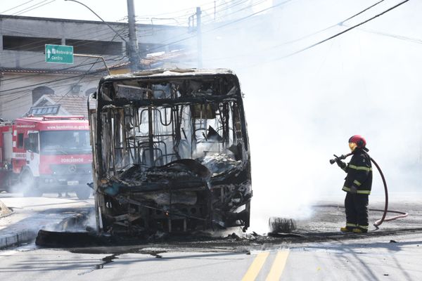 Terceiro ataque a ônibus é registrado em Santo Antônio, Vitória, nesta terça-feira (11)