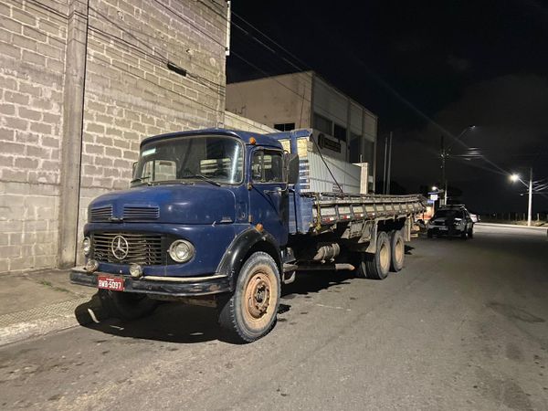 Suspeitos usam caminhão para realizar furto e trocam tiros com a polícia em Linhares