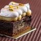 Torta brownie de pistache da Dedo de Moça Confeitaria, em Vitória