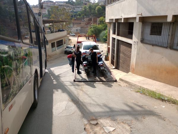 A polícia prendeu três pessoas apontadas como liderança do tráfico de drogas local de Cachoeiro por Divulgação \ PC