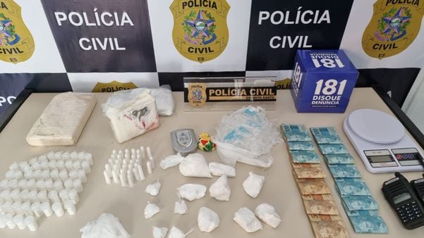 Dona de salão de beleza é presa por tráfico de drogas em Cachoeiro