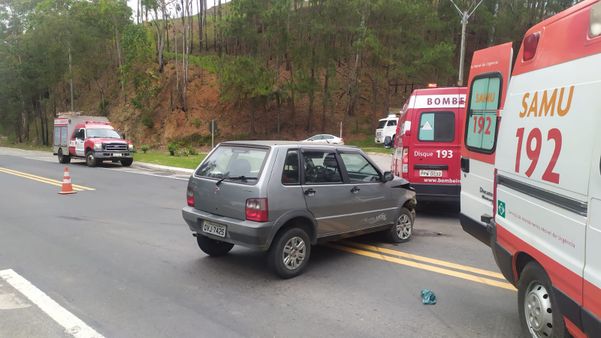 O acidente aconteceu na manhã deste sábado (15), na BR 262, no Trevo de Conceição do Castelo por Divulgação \ Corpo de Bombeiros