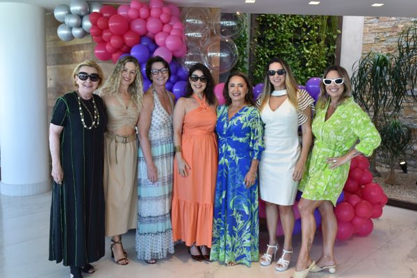 Beth Dalcolmo, Ana Claudia Cardozo, Eulalia Chieppe, Renata Rasseli, Nazaré Neves, Tricia Navarro e Andréia Lopes