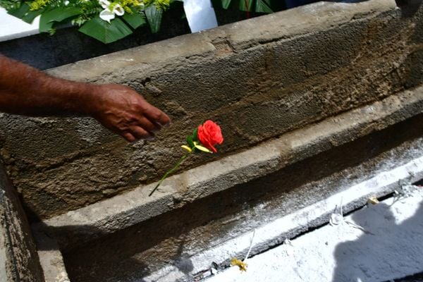 Emoção e homenagens: soldado Ferrani é enterrado em Cariacica por Fernando Madeira