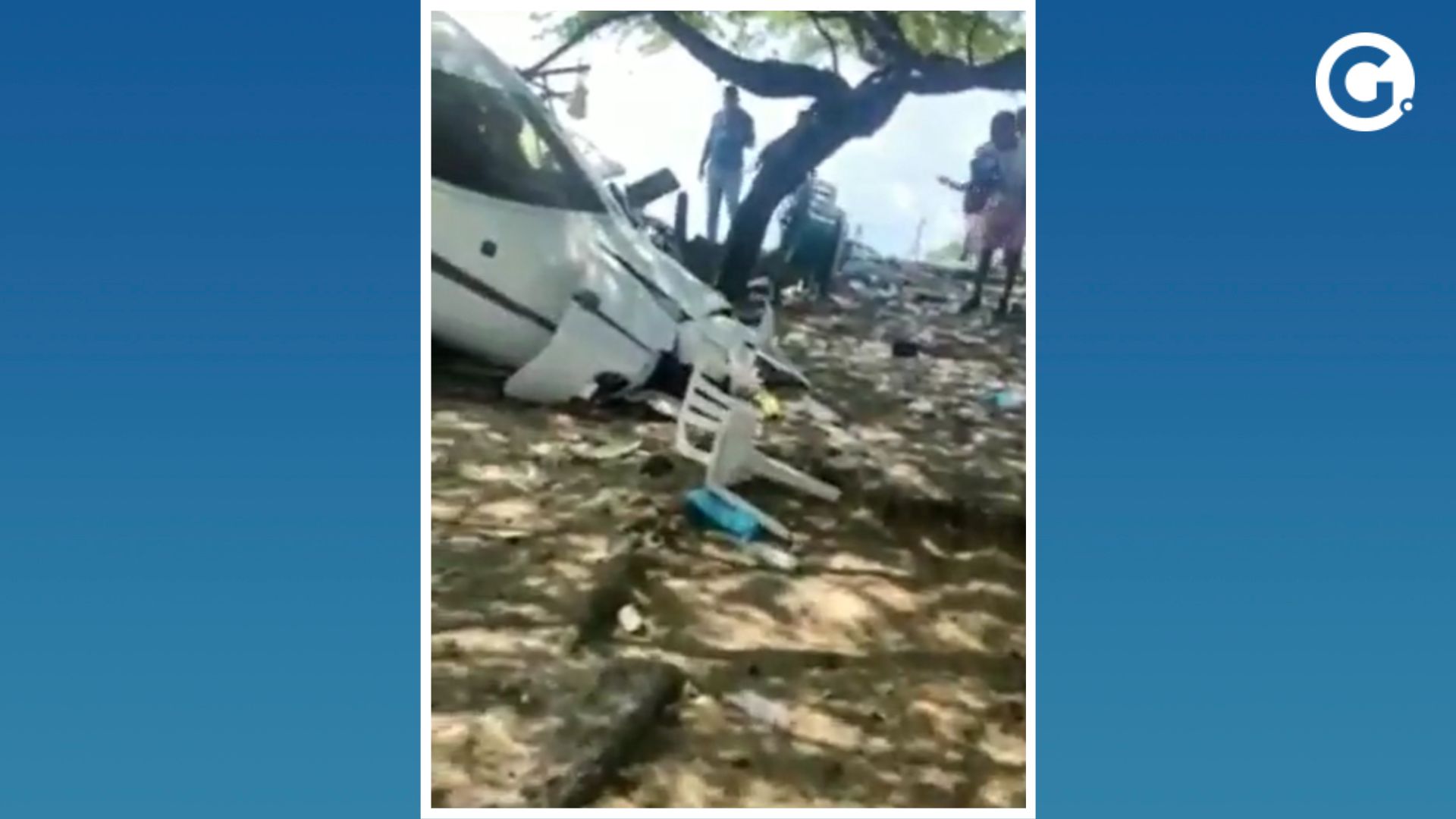 O menino caminhava por uma praia na cidade de Santa Marta, local onde o acidente aconteceu, quando a aeronave saiu da pista no momento em que tentava decolar