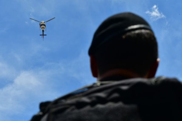 Sepultamento do soldado da polícia militar no cemitério São Pedro, bairro Santo André, em Cariacica, Bruno Mayer Ferrani, morto durante uma ocorrência,  por Fernando Madeira