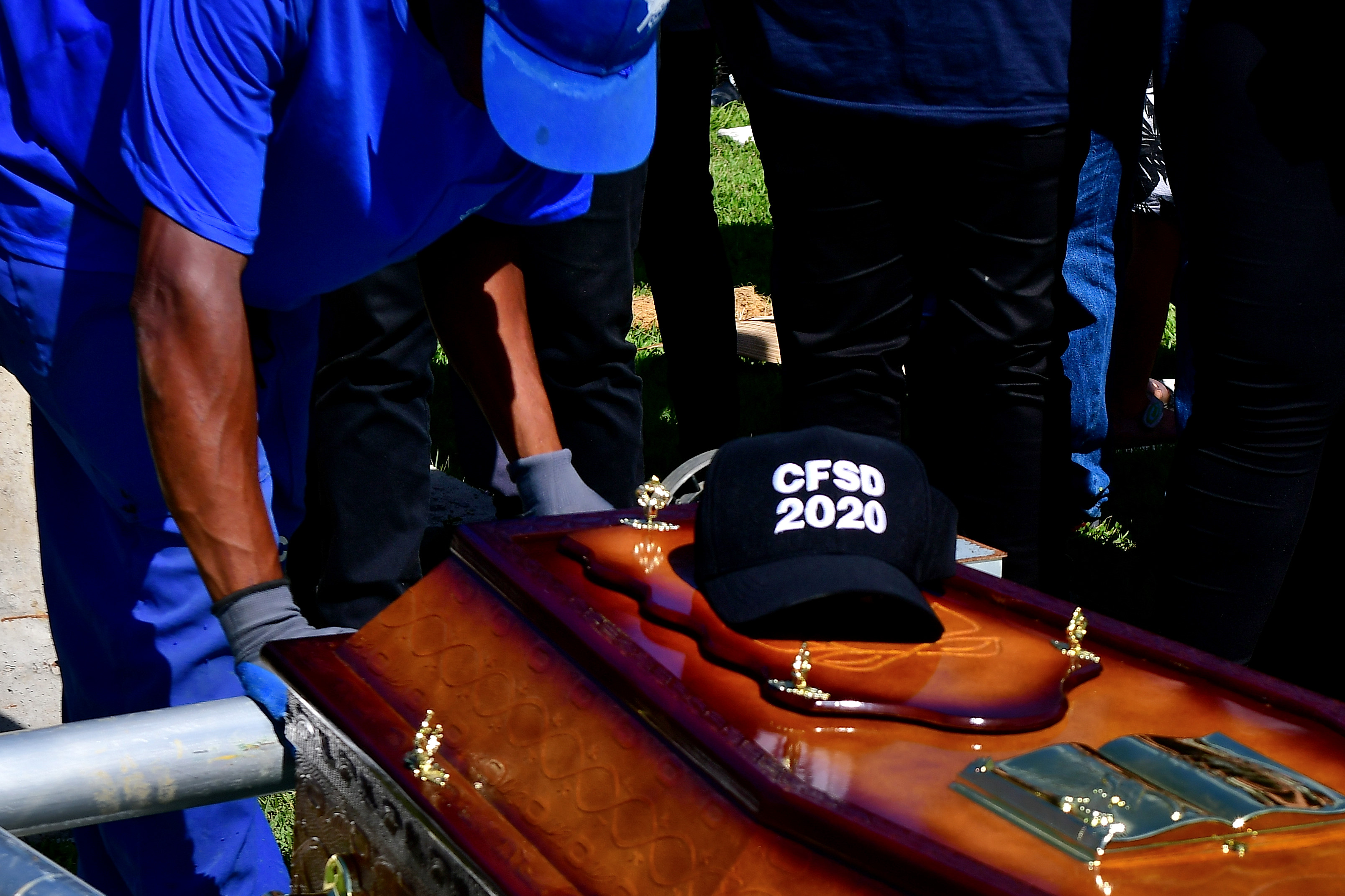Sepultamento do soldado da polícia militar no cemitério Parque da Paz, em Cariacica, Eduardo Oliveira Celini foi morto durante uma ocorrência