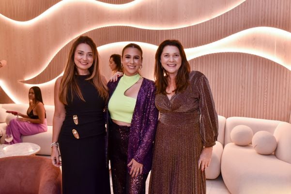  Andreia Biccas,  Larissa Villaschi e Cledina Freire por Mônica Zorzanelli