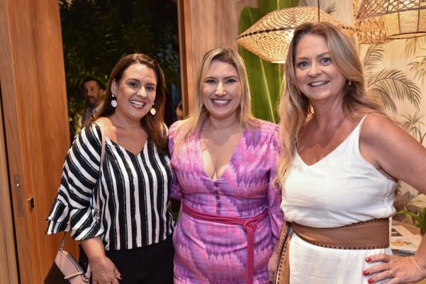  Renata Aprea - Eduarda Buaiz e Sinthia Ferrari  por Mônica Zorzanelli