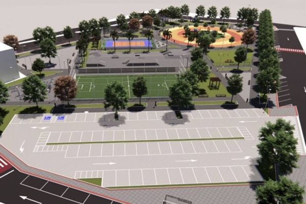 Praça vai contar com estacionamento