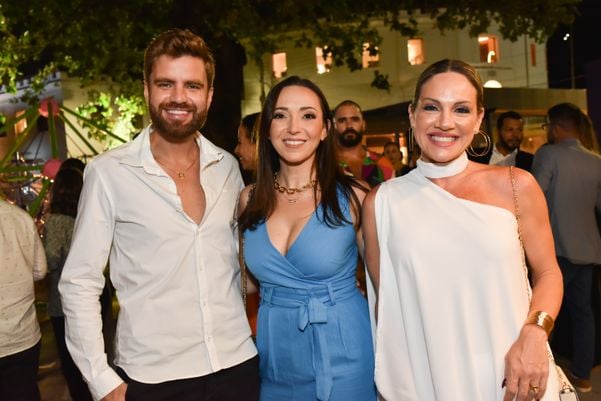 Romulo Pegoretti, Renata Bezerril e Roberta Drummond por Mônica Zorzanelli