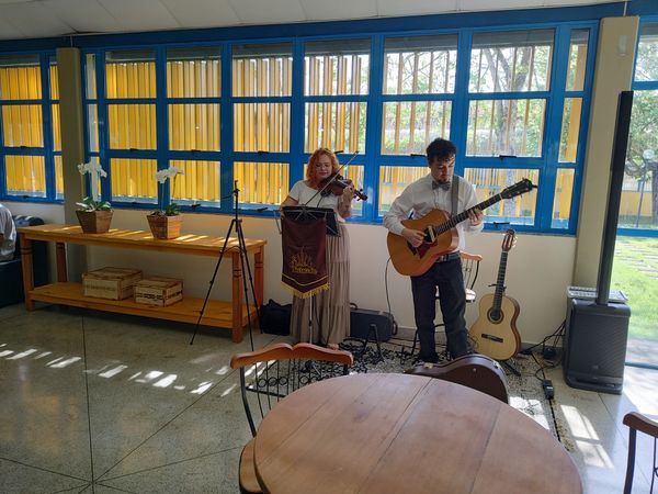 A trilha sonora do evento foi embalada pela dupla musical Distaccato por Lara Mireny