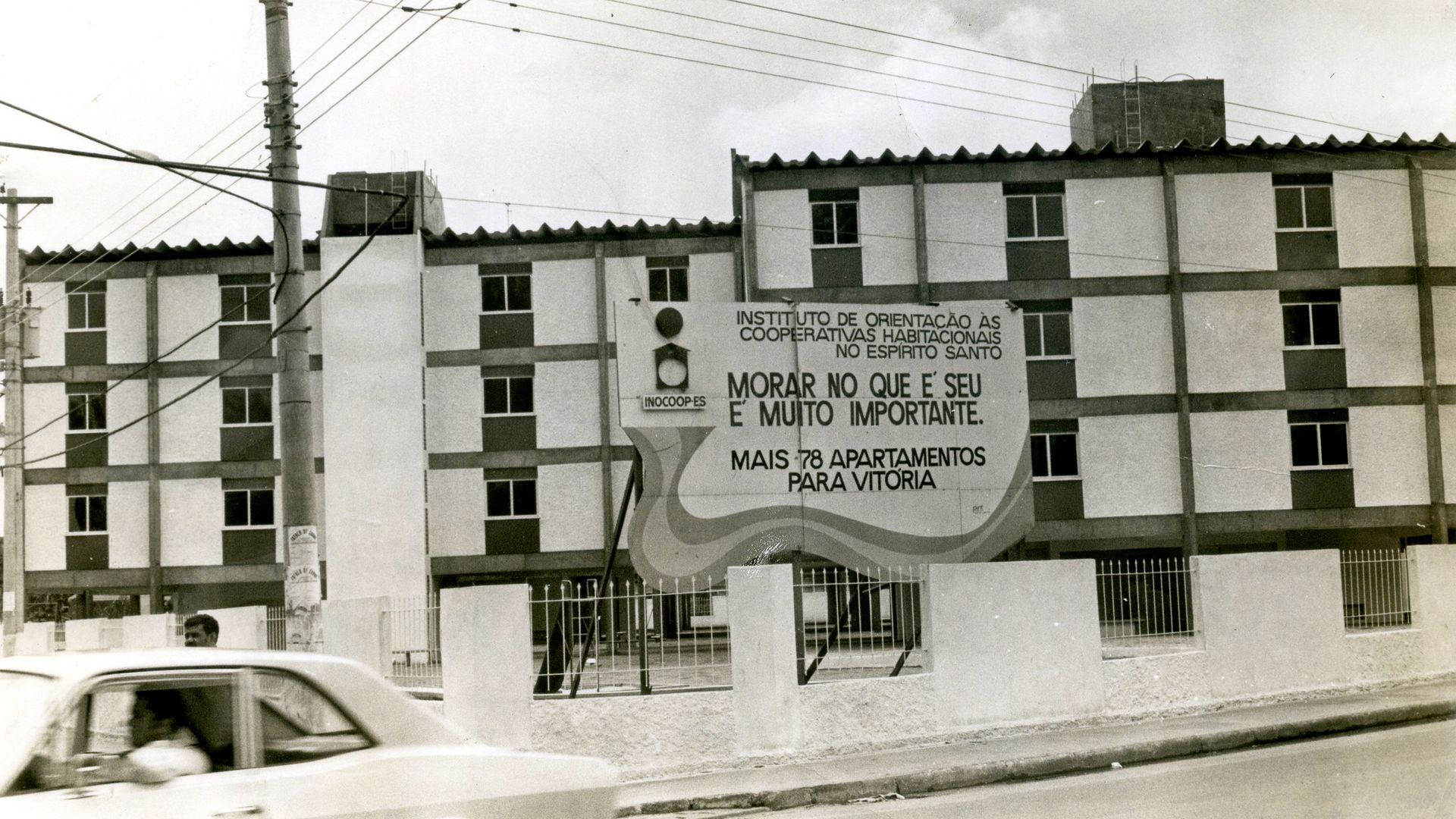 10/04/1981 - Prédio do Inocoopes construído em Jardim da Penha, em Vitória