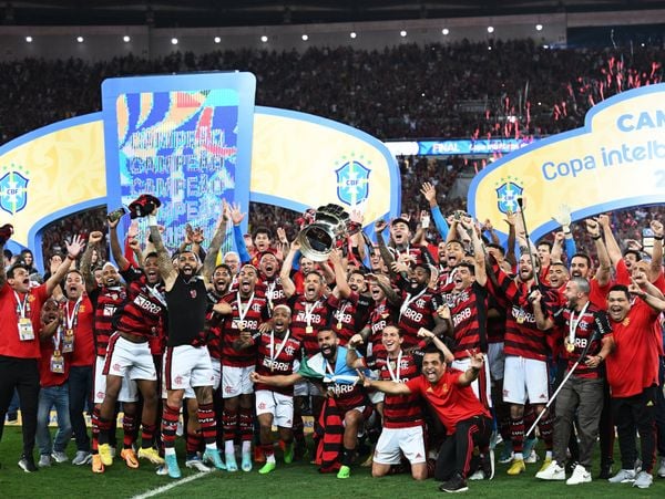 Flamengo vence o Corinthians nos pênaltis e conquista a Copa do Brasil de  2022