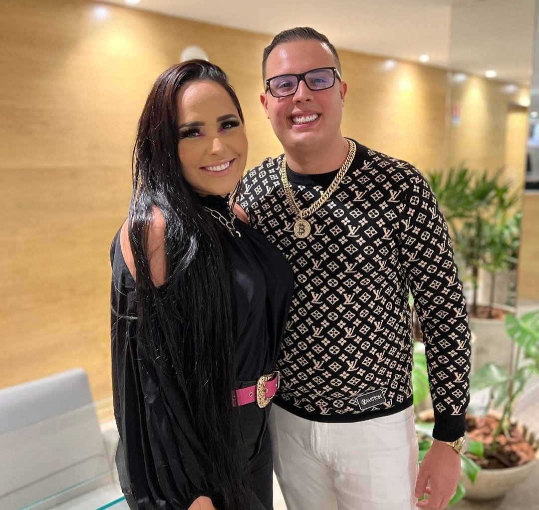 Após a prisão de Patrick Abrahão, a esposa dele, a cantora Perlla se pronunciou em seu Instagram
