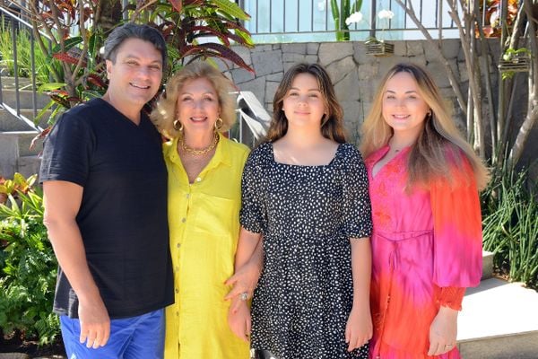 Serginho, Anamaria Castro, Alice e Camila Castro