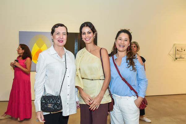 Exposição "Biomas" das artistas Gisele Camargo e Adriana Vignoli 