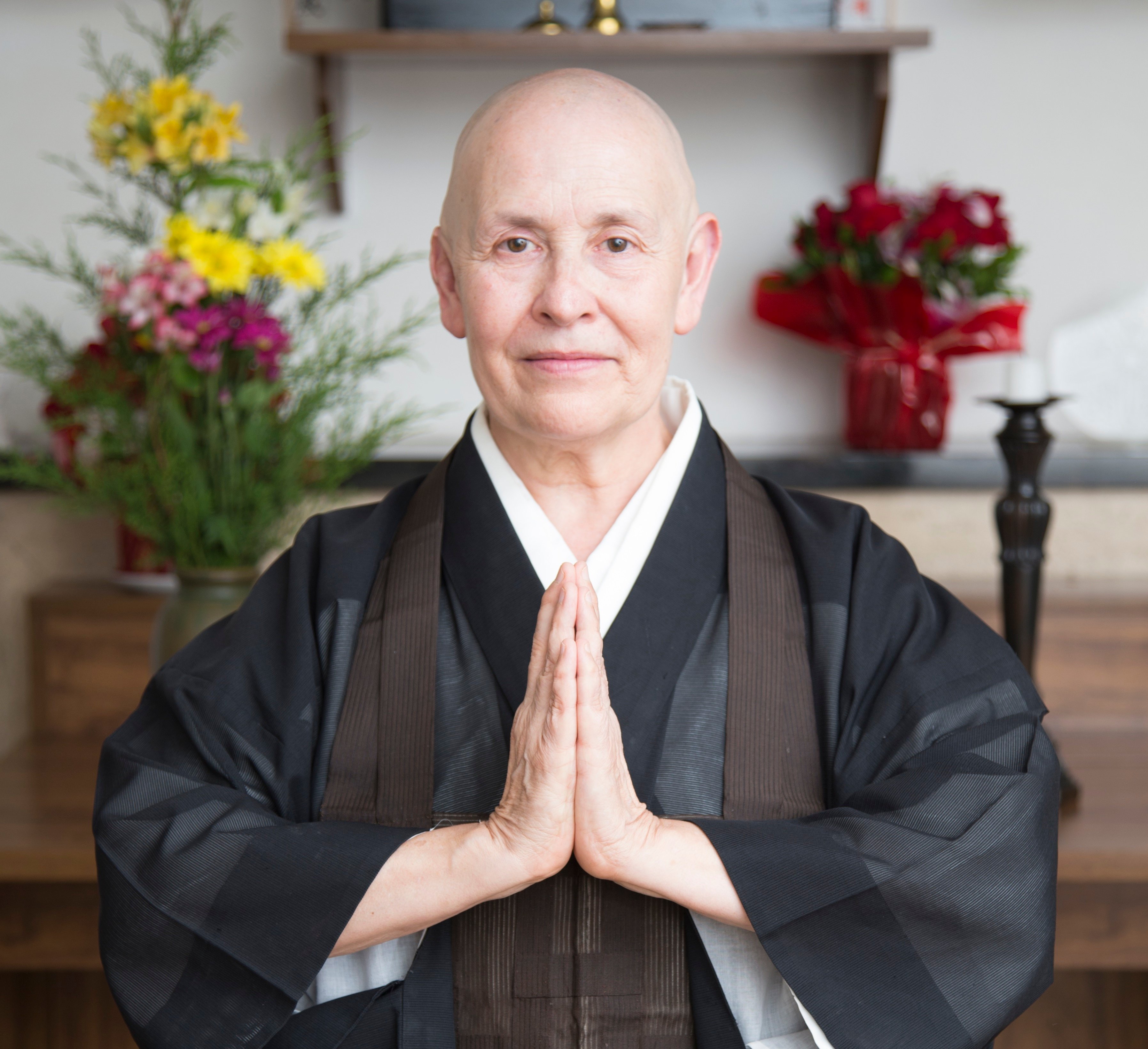 Ela foi roqueira, usou drogas e encontrou no zen budismo o estado de tranquilidade. Agora, a monja mais famosa do Brasil lança livro para uma vida plena