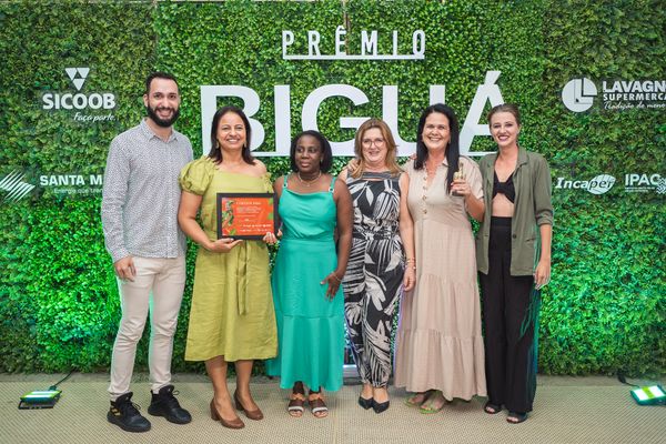Premiação na categoria Ensino Fundamental e Médio