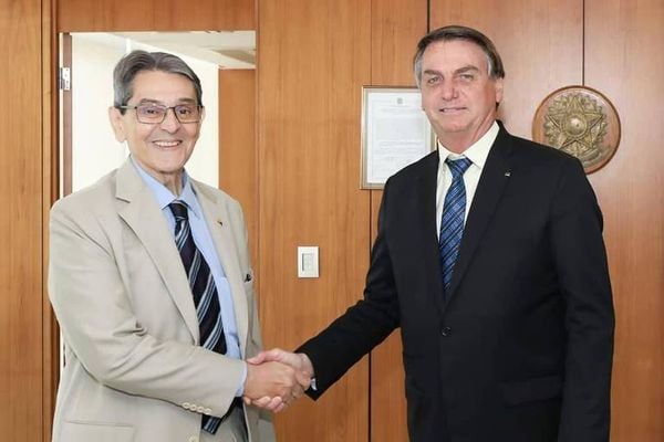 Roberto Jefferson e Bolsonaro em encontro pelo PTB em abril de 2020