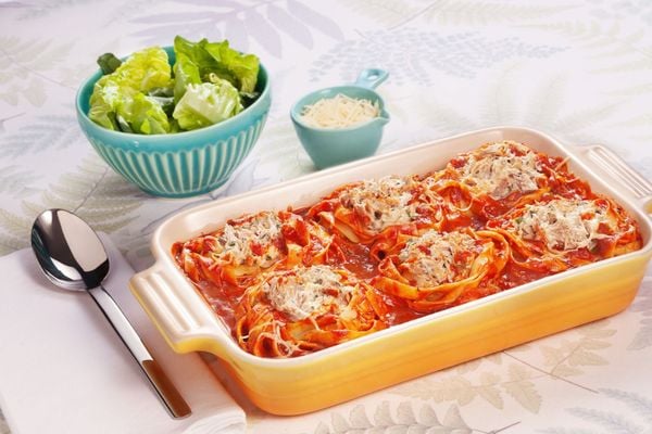 Ninho de macarrão ao forno com atum