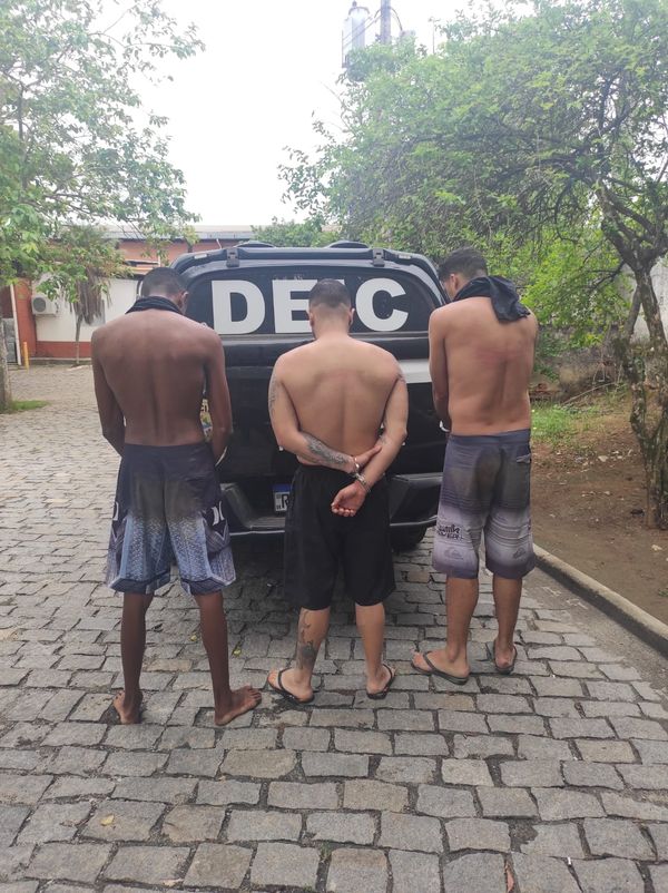 A Polícia Civil prendeu foragidos da justiça em Cachoeiro de Itapemirim por Divulgação \ PC