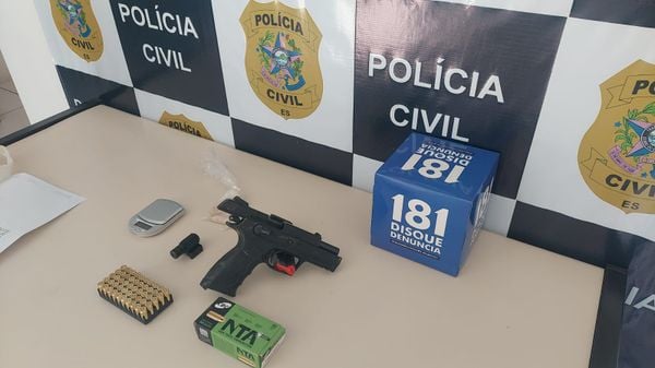 Polícia encontra arma de mais de 20 mil durante prisão de cinco foragidos em Cachoeiro