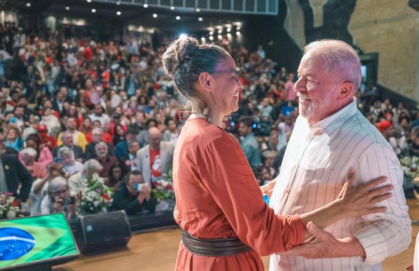 A deputada federal eleita por São Paulo Marina Silva e o ex-presidente Lula em ato pela democracia em São Paulo