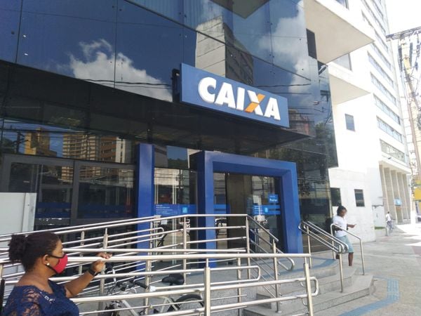 Fachada da agência da Caixa na Avenida Princesa Isabel, no Centro de Vitória, na manhã do dia 25/10/2022.
