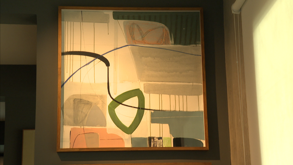 Os quadros são do artista plástico cachoeirense Moacyr Travaglia por Carlos Barros