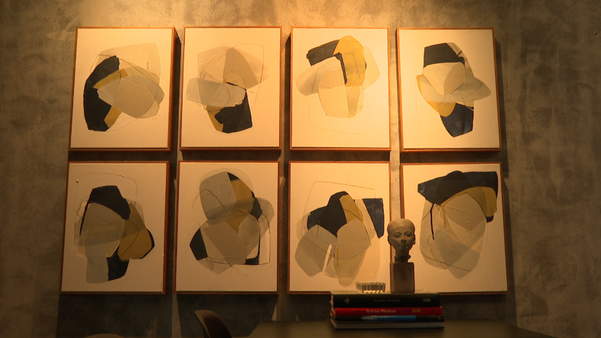 Os quadros são do artista plástico cachoeirense Moacyr Travaglia por Carlos Barros