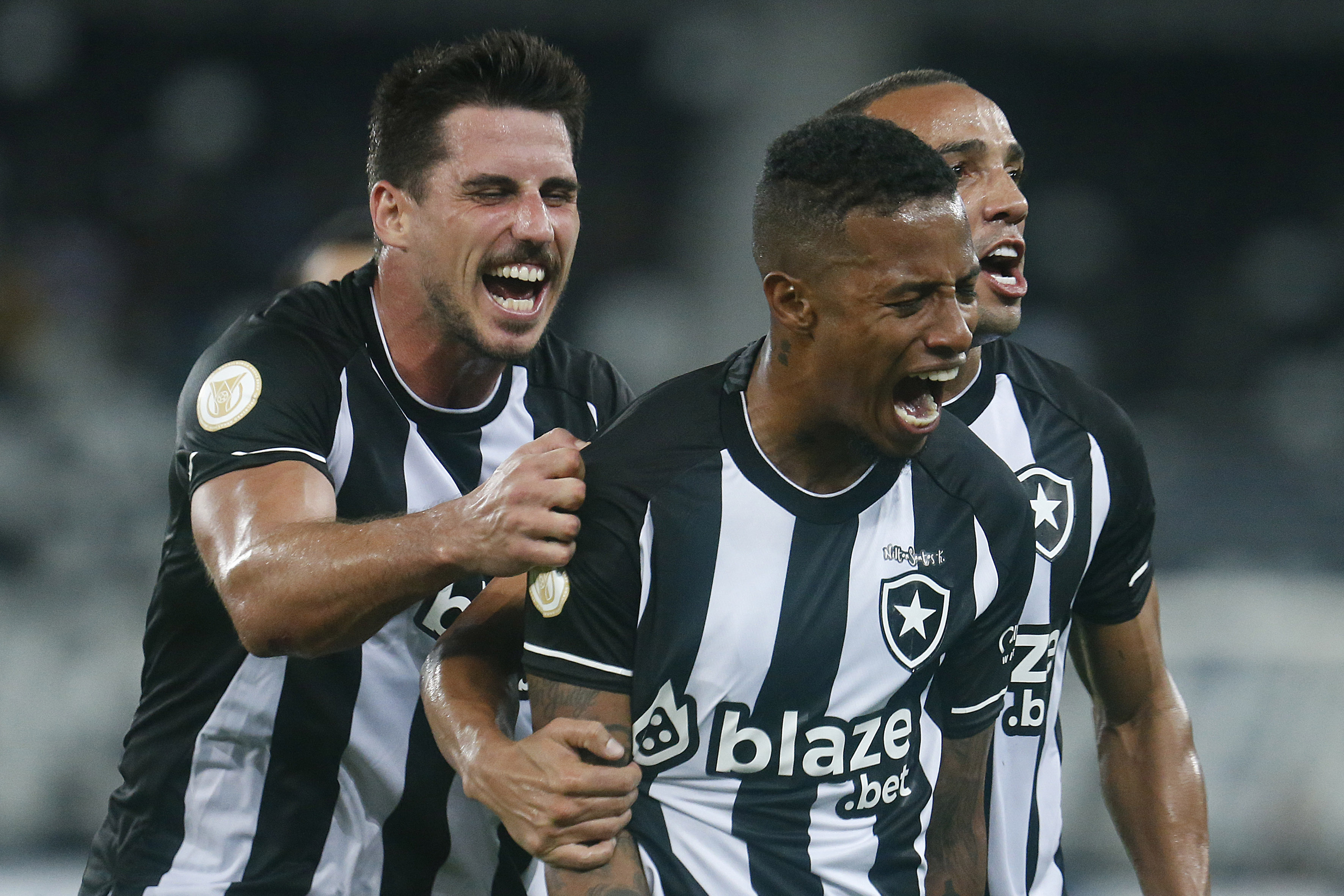 Botafogo visita o Red Bull Bragantino em jogo com clima de 'final