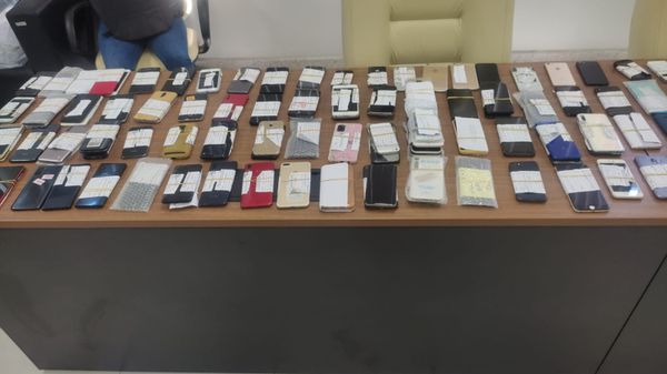 Polícia recupera mais de 300 celulares roubados durante operação na Grande Vitória